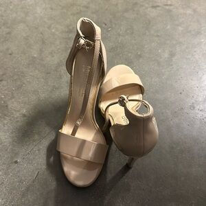 Size 7 nude heels